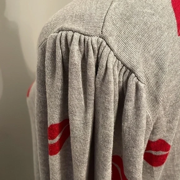 MARLED DOVE GREY SWEATER WITH RED LIPS SIZE XL - Picture 5 of 7